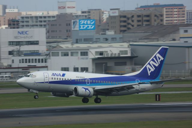 Boeing 737-500 (JA8596)