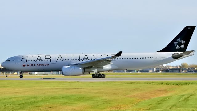 Airbus A330-300 (C-GHLM)