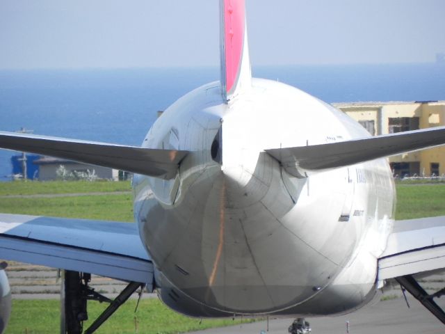 Boeing 777-200 (JA008D)