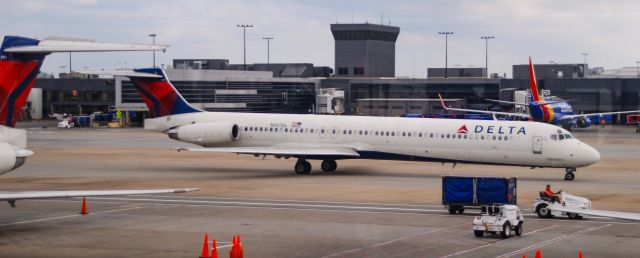 McDonnell Douglas MD-88 (N957DL)