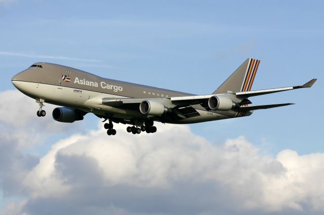 Boeing 747-400 (HL7604)