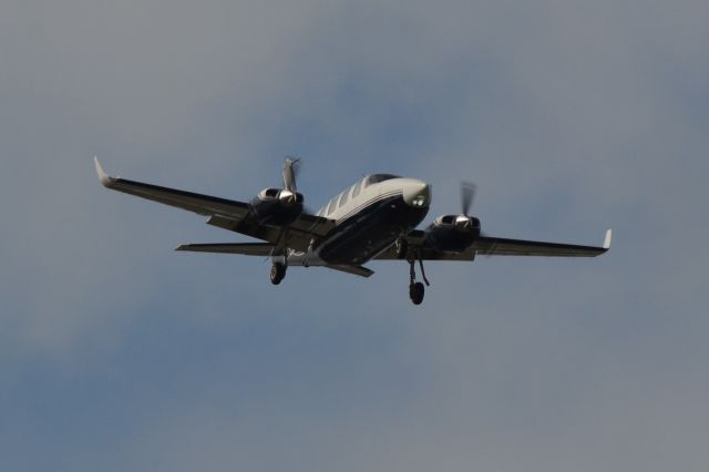 Piper Aerostar (N728RT) - HUTCH MANAGEMENT GROUP LLC on final at KJQF - 9/30/18