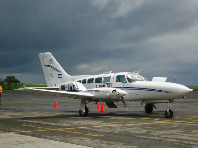 Cessna 402 (HR-AWS)