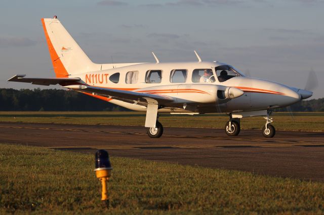 Piper Navajo (N11UT)