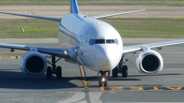 Boeing 737-700 (EC-LPR) - Arriving to T2.