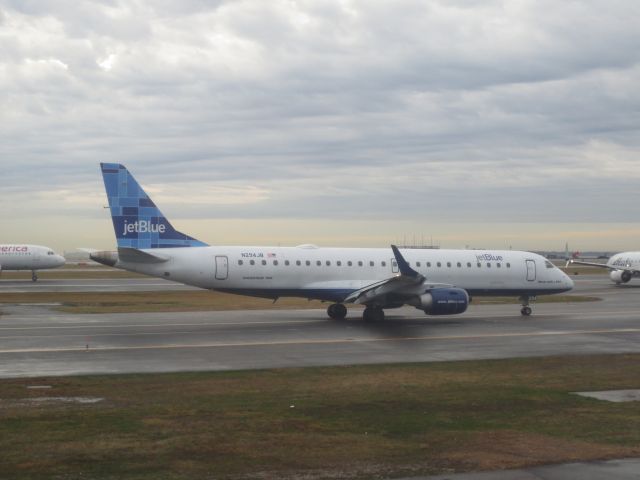 Embraer ERJ-190 (N294JB)