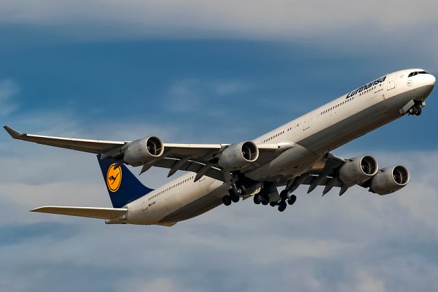 Airbus A340-600 (D-AIHY)