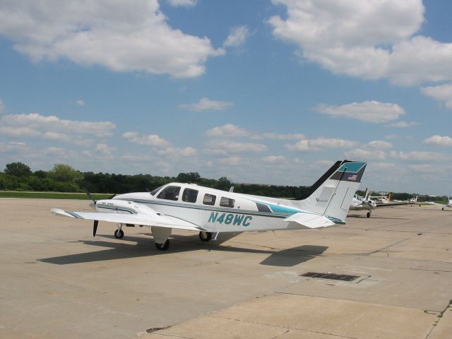 Beechcraft Baron (58) (N48WC)