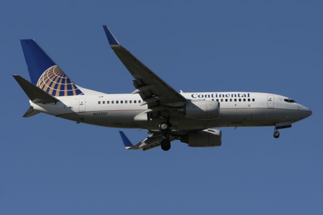 Boeing 737-700 (N23707)