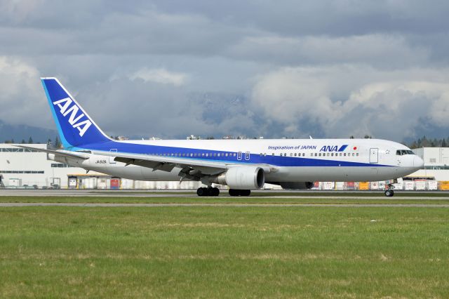 BOEING 767-300 (JA612A)