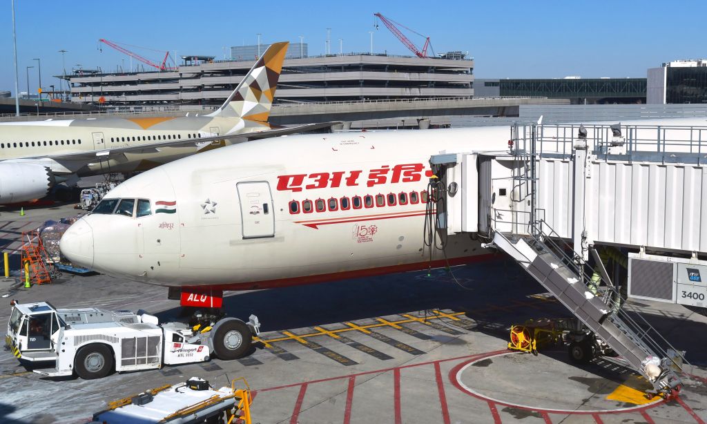 BOEING 777-300ER (VT-ALQ) - ACT New York JFK Air India Boeing 777-337ER VT-ALQ in New York JFK 
