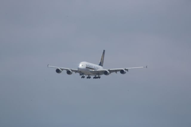 Airbus A380-800 (9V-SKT)