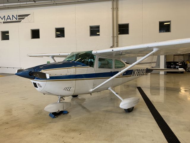 Cessna Skylane (N78092)