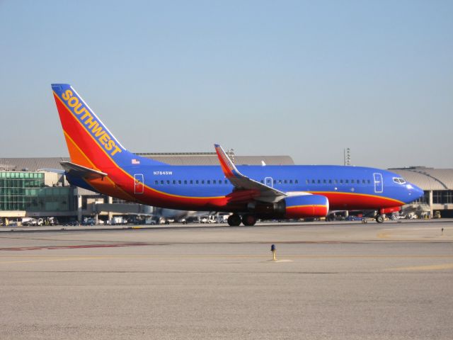 Boeing 737-700 (N784SW) - Holding on RWY 19R