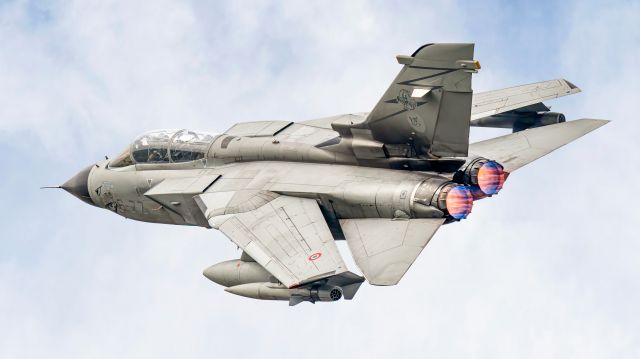 APJ7020 — - 67 wing low pass 