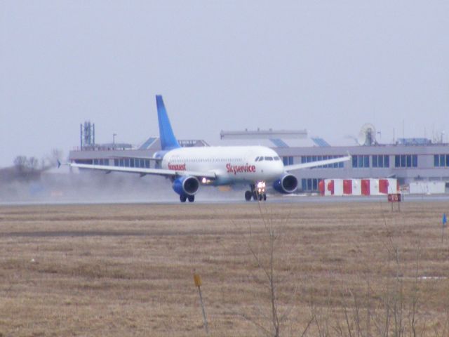 Airbus A320 (C-FZAZ)