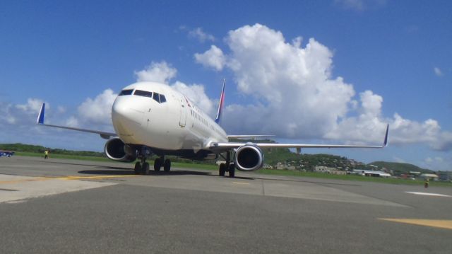 Boeing 737-800 (N3754A)