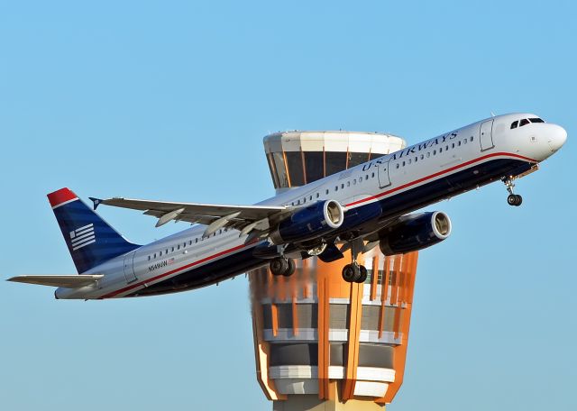 Airbus A321 (N549UW)