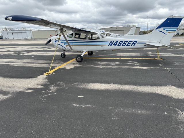 Cessna Skyhawk (N486ER)