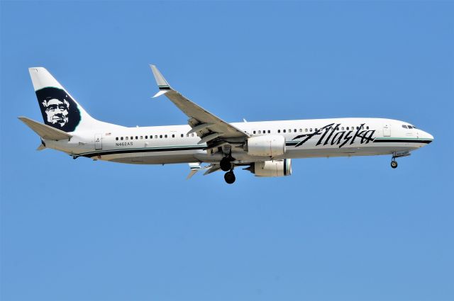 Boeing 737-900 (N462AS) - Landing 23-R at KIND on 07-09-17