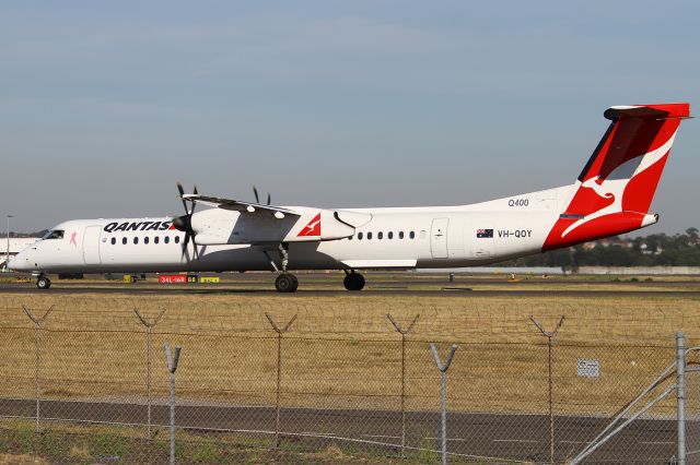 de Havilland Dash 8-400 (VH-QOY)