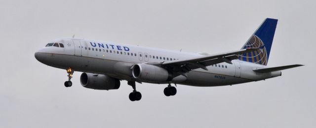 Airbus A320 (N470UA)