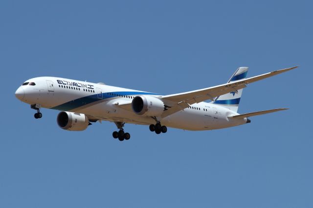 Boeing 787-9 Dreamliner (4X-EDB) - 24/05/2021:  Flight from JFK that duration was 09h51m, on final to runway 21.