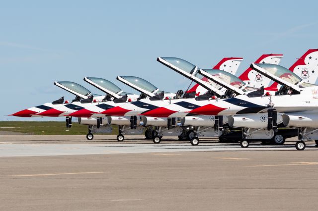 Lockheed F-16 Fighting Falcon (92-3898)