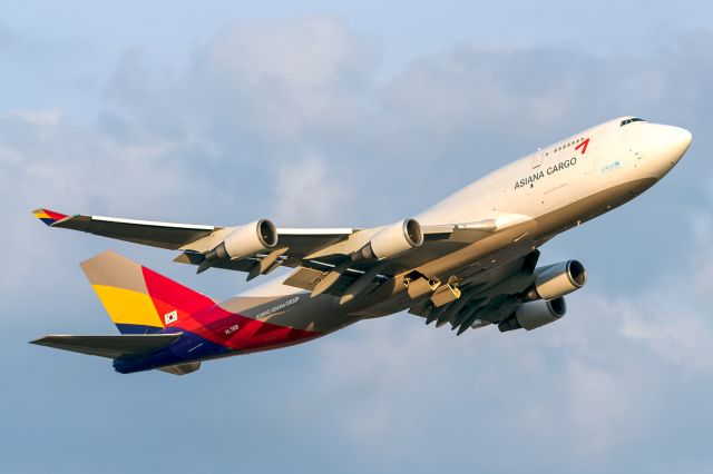 Boeing 747-400 (HL7618)