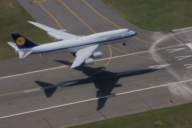 BOEING 747-8 (D-ABYT) - This was the first landing of LHs "retro" in to BOS.