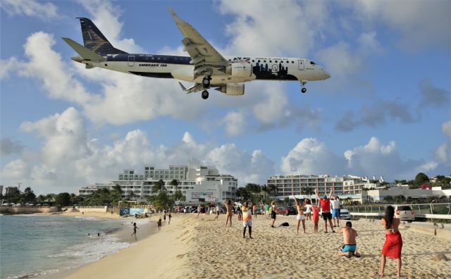 Embraer ERJ-190 (PP-XMA)