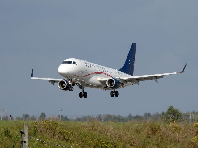 Embraer 170/175 (N809MD)