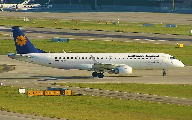 Embraer ERJ-190 (D-AEBC)