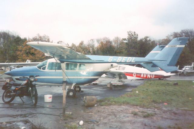 Cessna Super Skymaster (G-BEDL) - Seen here in Nov-89.br /br /Written off 3-Oct-98 at Leatherhead Common.