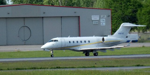 Bombardier Challenger 300 (N307JE) - Heading for departure is this 2006 Bombardier Challenger 300 in the Spring of 2022.