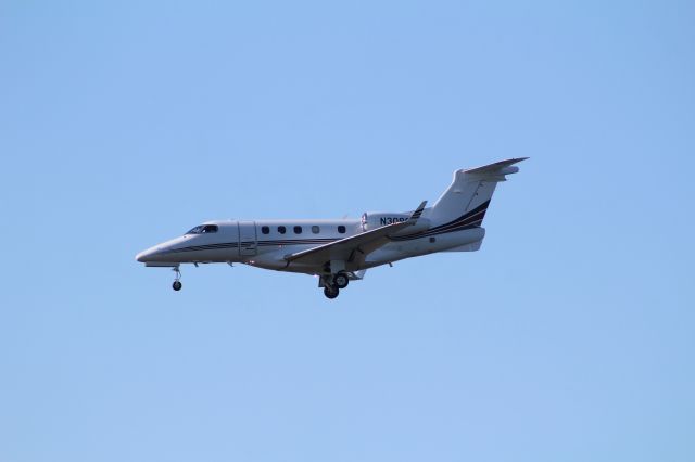 Embraer Phenom 300 (N309QS)