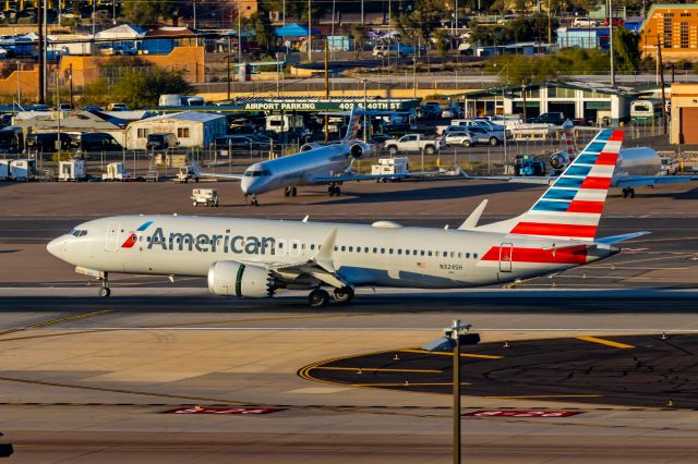 Boeing 737 MAX 8 (N324SH) - American Airlines 737 MAX 8 landing at PHX on 12/17/22. Taken with a Canon R7 and Tamron 70-200 G2 lens.