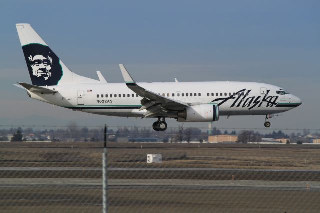 Boeing 737-700 (N622AS)