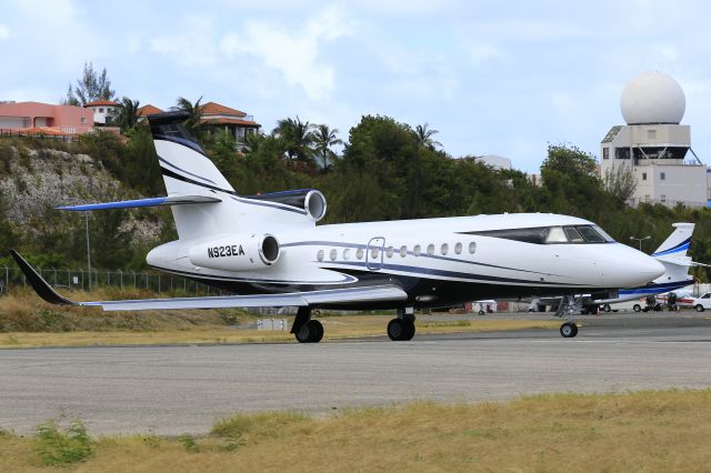 Dassault Falcon 900 (N923EA)