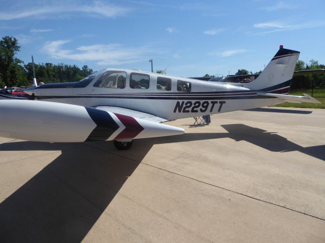 Beechcraft Bonanza (36) (N229TT)