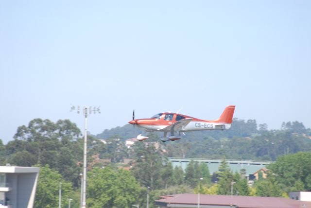 CS-ECS — - CS-ECS Después De Aproximación A Pista Levantando Vuelo Sin Tocarla. 12-06-2021