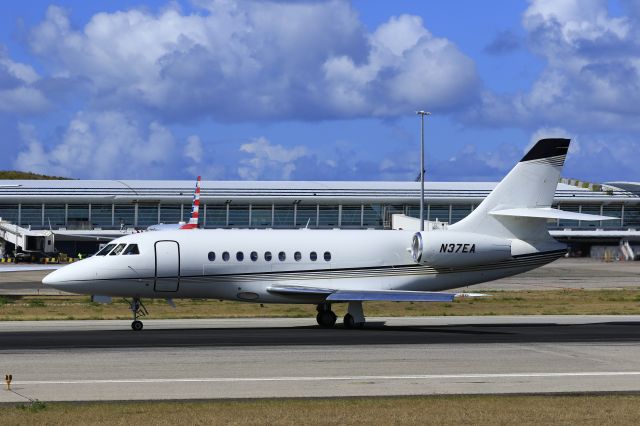 Dassault Falcon 2000 (N37EA) - N37EA