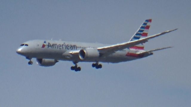 Boeing 787-8 (N811AN) - Wonder what a DreamLiner looks in the old livery...
