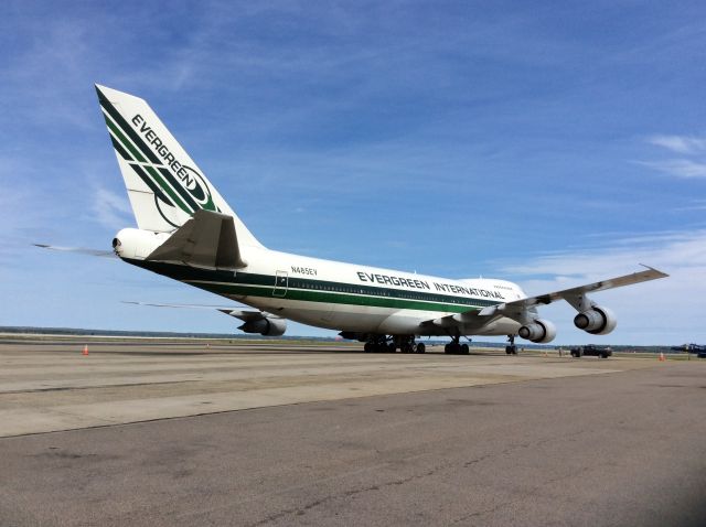 Boeing 747-200 (N485EV)