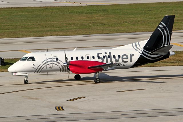 Saab 340 (N417XJ) - At FLL