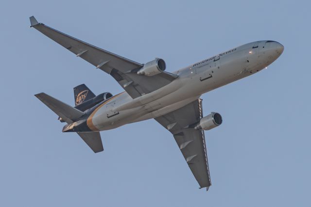 Boeing MD-11 —
