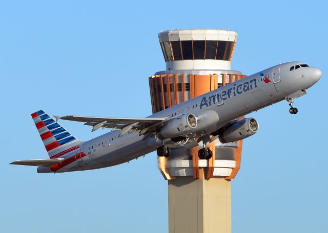 Airbus A321 (N971UY)