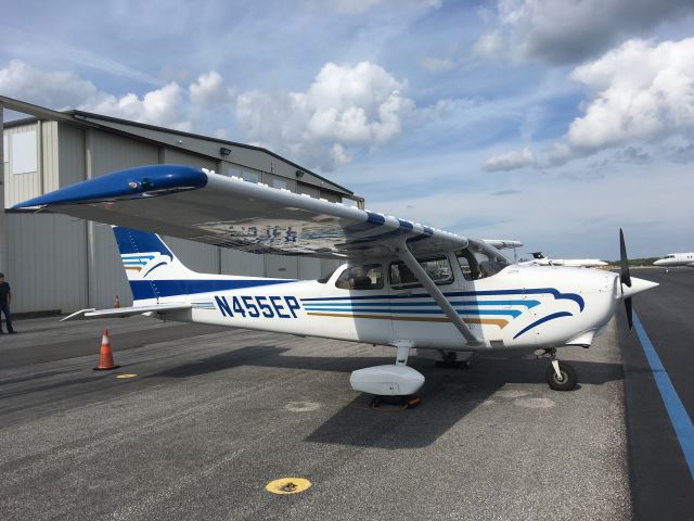 Cessna Skyhawk (N455EP)