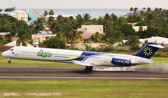McDonnell Douglas MD-83 (N120MN)