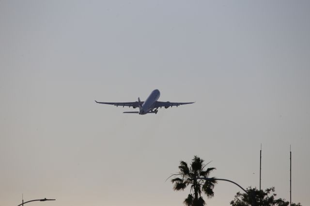 Airbus A330-200 (B-5902)